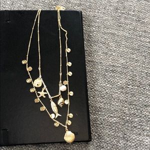 Lily Pulitzer gold/charm necklace great condition